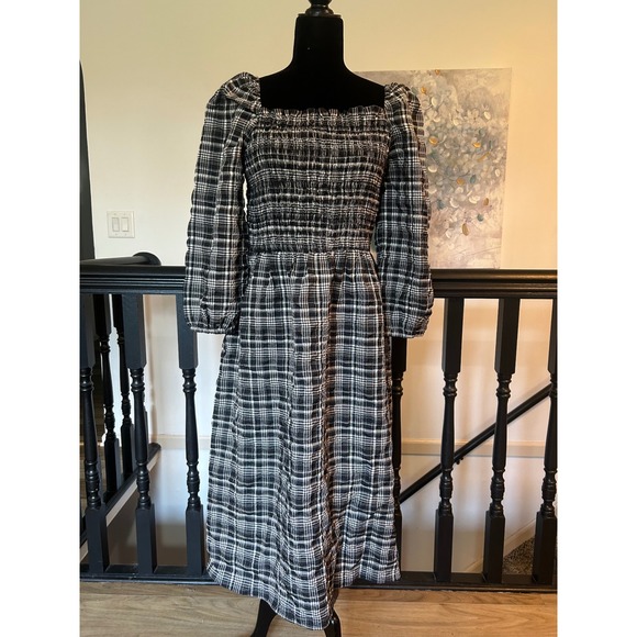 LOFT Outlet Dresses & Skirts - LOFT Outlet Black White Plaid Smocked Midi Dress Square Neck Long Sleeve Large
